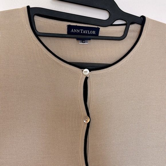 Ann Taylor: 100% Silk Button Up Cardigan Beige Cream With Black Trim L - Picture 6 of 8